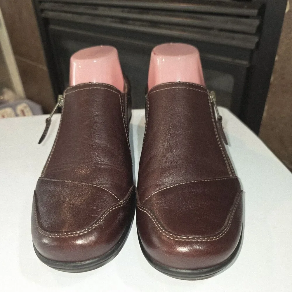 Taos Sz 8.5 Character Brown Leather Casual Side Zip Closure Boho Logo Loafers